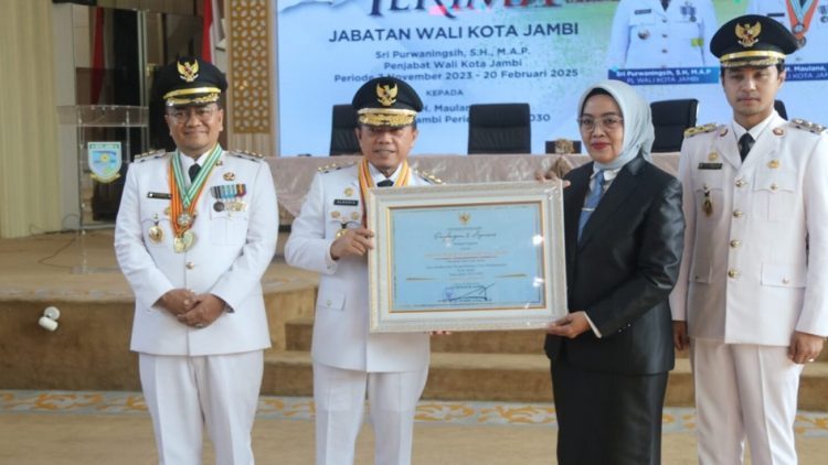 Gubernur Al Haris Saksikan Serah Terima Jabatan Walikota dan Wakil Walikota Jambi. Foto dok Kominfo Provinsi Jambi