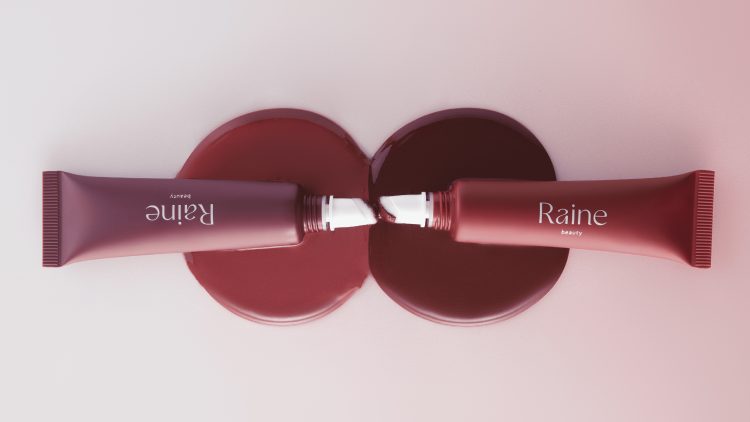 Raine Beauty memperkenalkan produk terbaru, Lip Hug Cashmere Kiss, creamy color balm. foto : rainebeuty