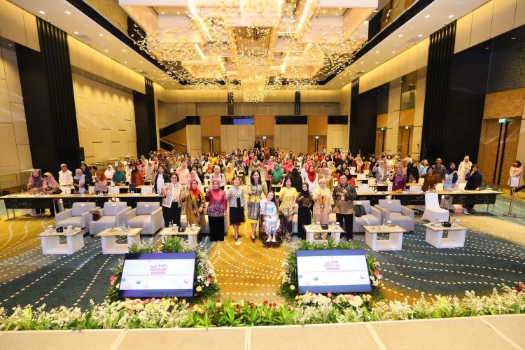 OJK Gelar Digiclass Content Creator Penyandang Disabilitas Perempuan di Jakarta, Selasa (22/4) foto : ojk