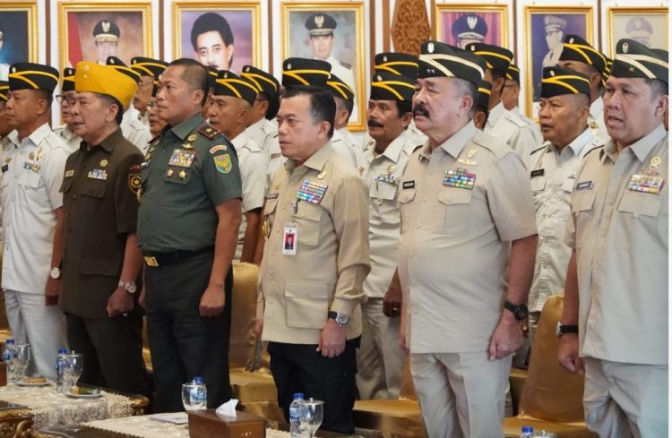 Gubernur Al Haris Dikukuhkan Menjadi Anggota Kehormatan PPAD Provinsi Jambi. foto : diskominfo