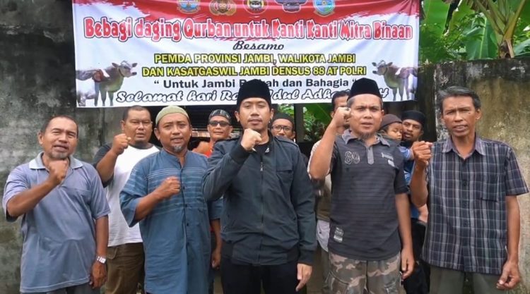 Eks Napiter dan Mantan Anggota Kelompok Radikal di Jambi Kurban Tiga Ekor Sapi