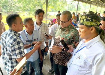 Abu Bakar, Juru Bicara Pemkot Jambi Saat Diwawancarai Wartawan. foto : diskominfo