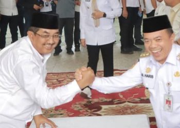 Bupati Tanjab Barat Anwar Sadat dan Gubernur Al Haris