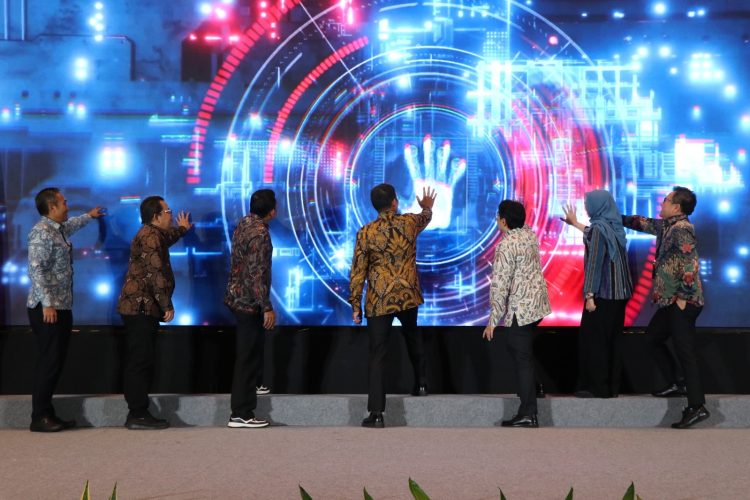 Otoritas Jasa Keuangan (OJK) meluncurkan Sistem Perizinan dan Registrasi Terintegrasi (SPRINT)