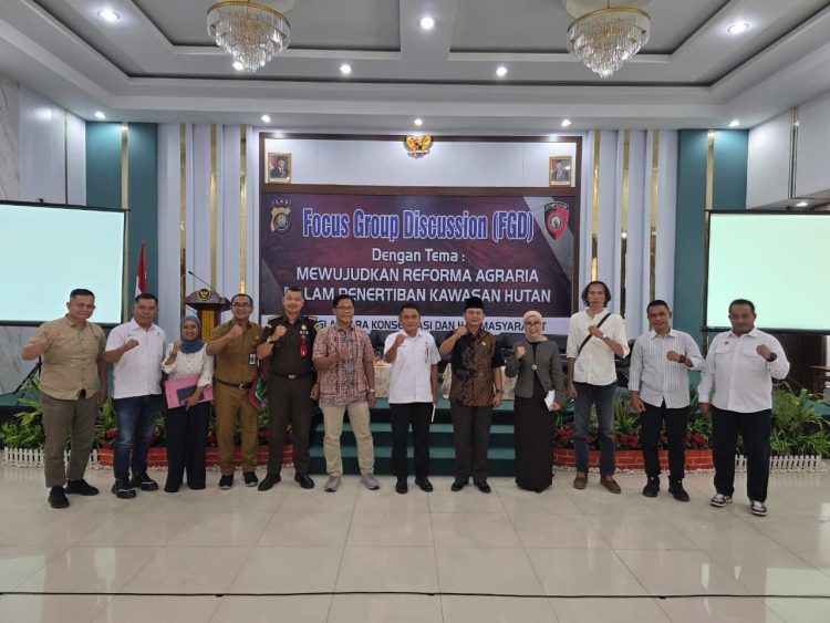 Forum Group Discussion (FGD) bertema “Mewujudkan Reforma Agraria dalam Penertiban Kawasan Hutan” digelar di Aula Ratu Duo Hotel, Jambi, Selasa (23/9/2025).