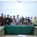 Rektor Universitas Muhammadiyah Jambi (UM Jambi), Hendra Kurniawan, S.E., M.Si., menggelar diskusi bersama mahasiswa peserta Kuliah Kerja Nyata Muhammadiyah-Aisyiyah (KKN-MAs). foto : UMJ