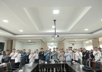 Sosialisasi, Pelatihan, dan Registrasi Layanan STID serta Sistem Monitoring Tenaga Kerja Bongkar Muat (SIMON TKBM) di Ruang Rapat Pelindo Talang Duku, Rabu (15/10).