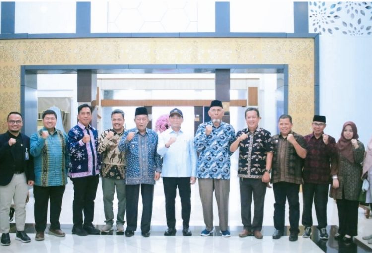 Prof. Dr. Muhadjir Effendy, M.AP, Mengisi Kegiatan  Kuliah Umum di Universitas Muhammadiyah Jambi (UM Jambi), Sabtu (4/10). foto : UMJ