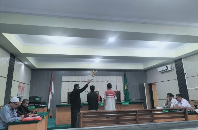 Suasana Sidang Saat Kedua Saksi Diambil Sumpah.